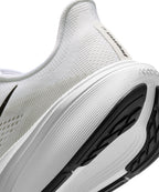 NIKE Nike Pegasus 42 M - White: Photon Dust: Black