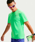 NIKE NIKE T-Shirt Size M - Illusion Green