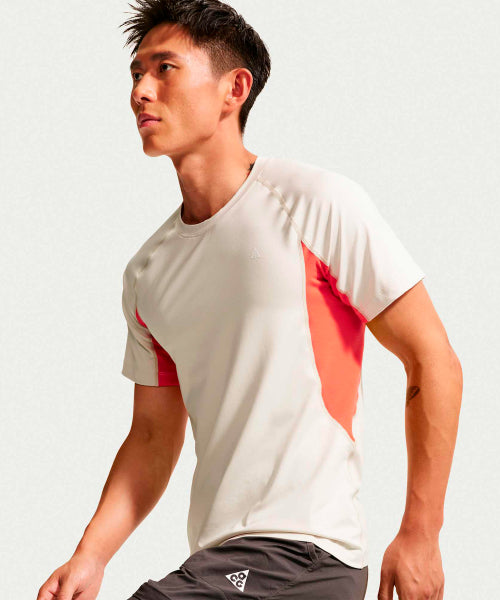 NIKE NIKE T-Shirt M - Light Orewood Brown:Light Crimson:Summit White