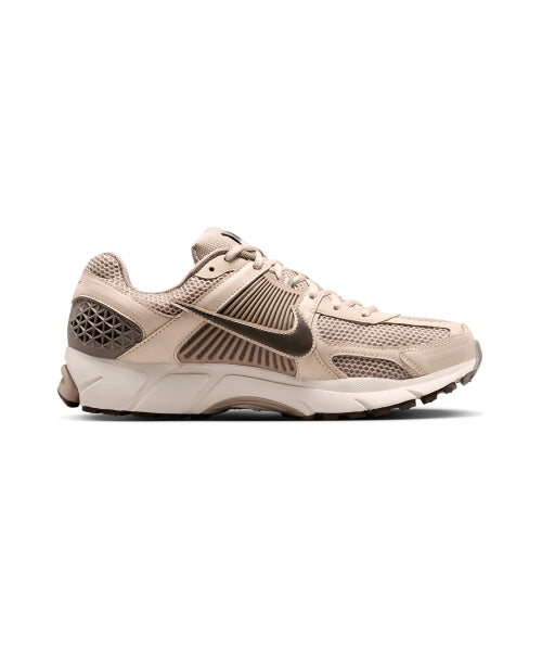 NIKE NIKE Sneakers Zoom Vomero 5 - Desert Khaki