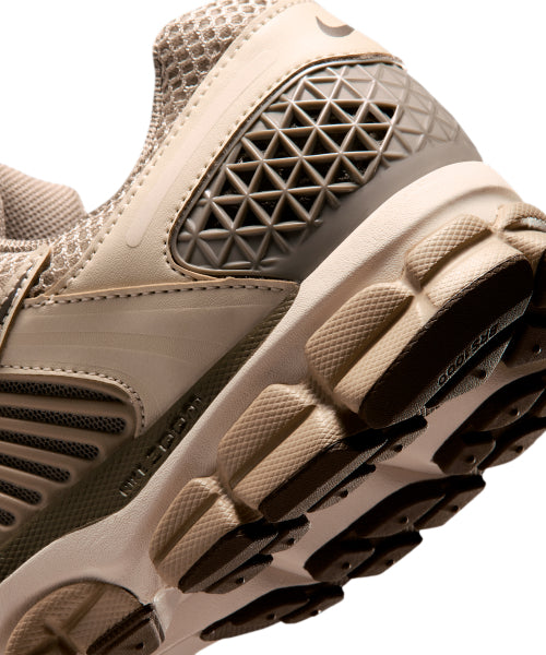NIKE NIKE Sneakers Zoom Vomero 5 - Desert Khaki