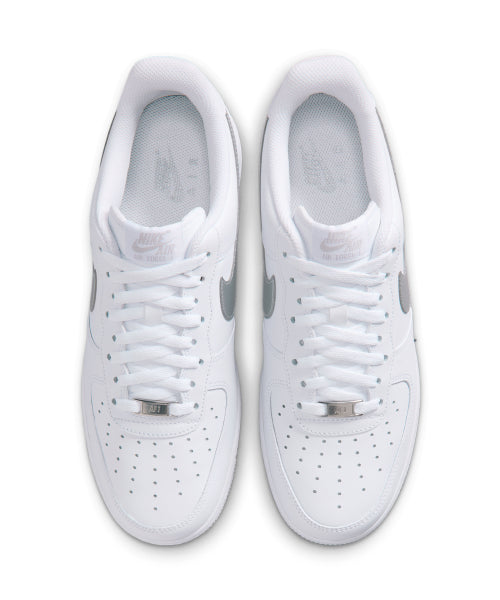 NIKE Nike Sneakers Air Force 1 07 M - White:Metallic Silver
