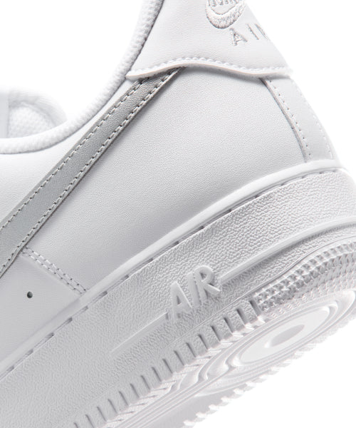 NIKE Nike Sneakers Air Force 1 07 M - White:Metallic Silver