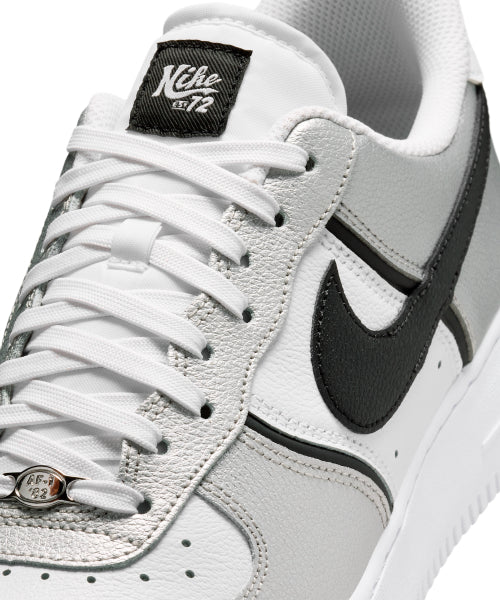 NIKE NIKE Sneakers Air Force 1 07 LV8 M - Metallic Silver