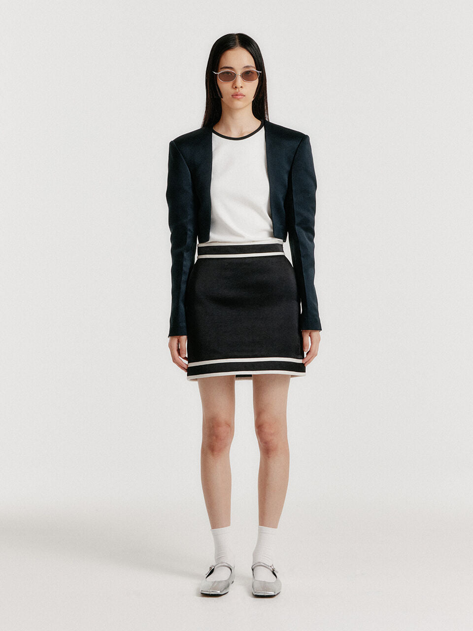 EENK YIN Short Jacket - Black
