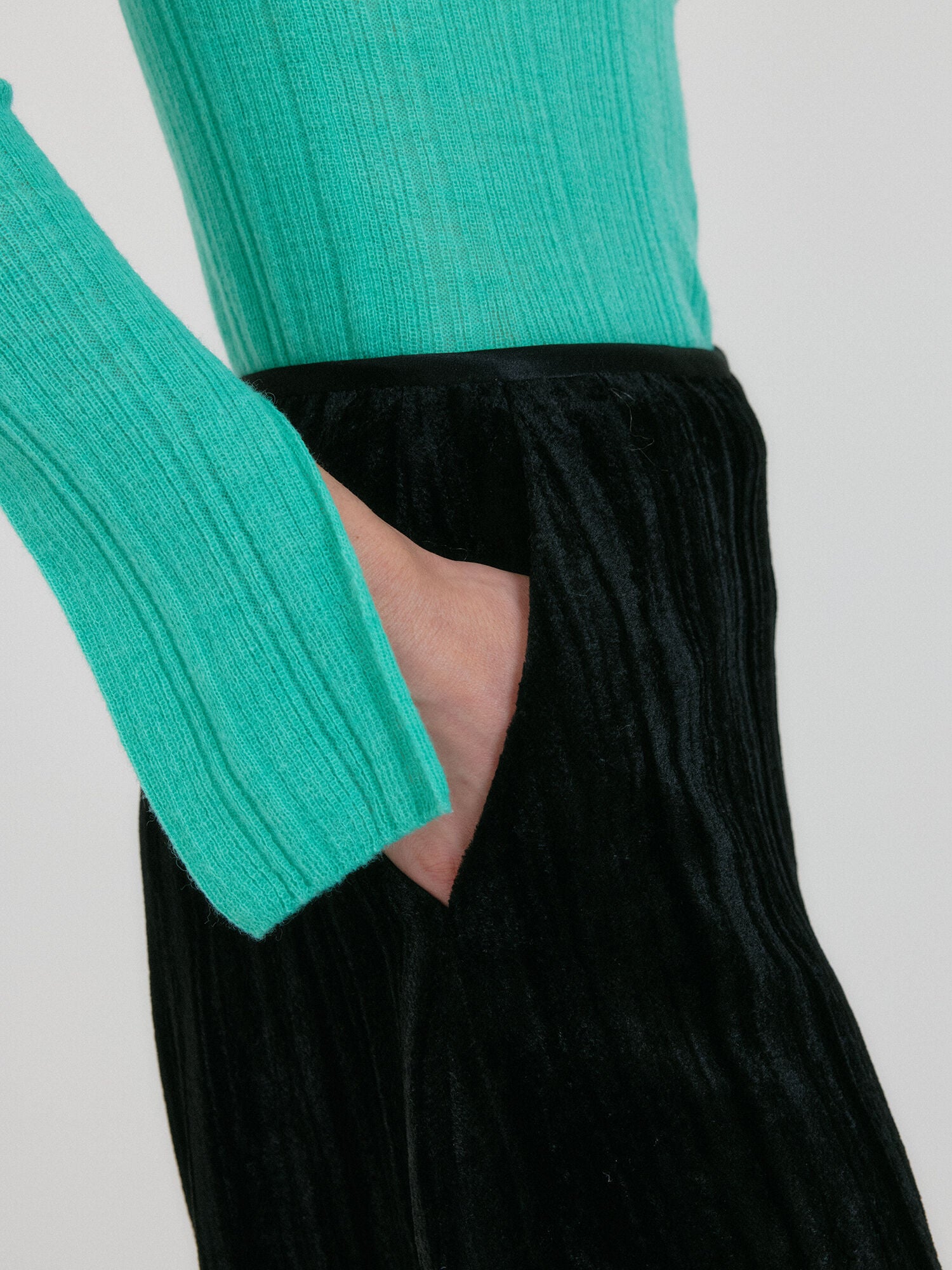 EENK ZIAH High Neck Knit Top - Mint