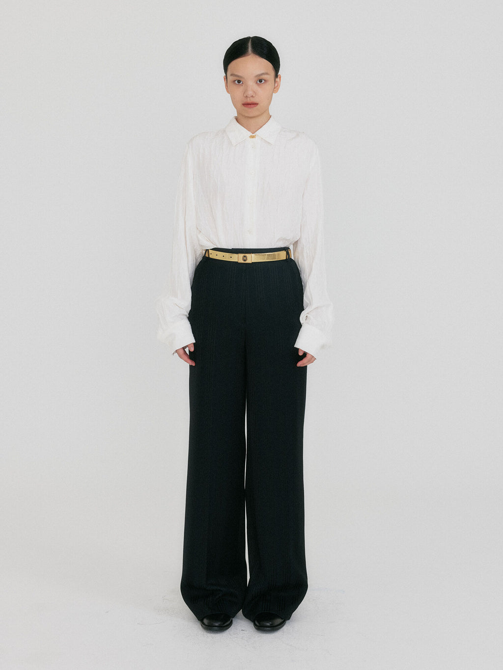 EENK ZIRYNA Classic Shirt with Brooch - White