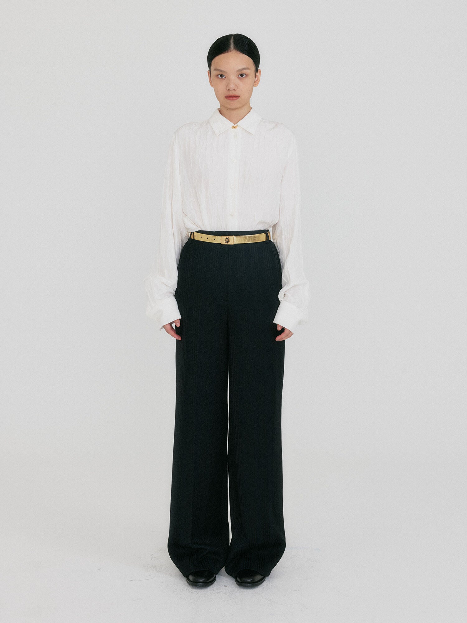 EENK ZIRYNA Classic Shirt with Brooch - White