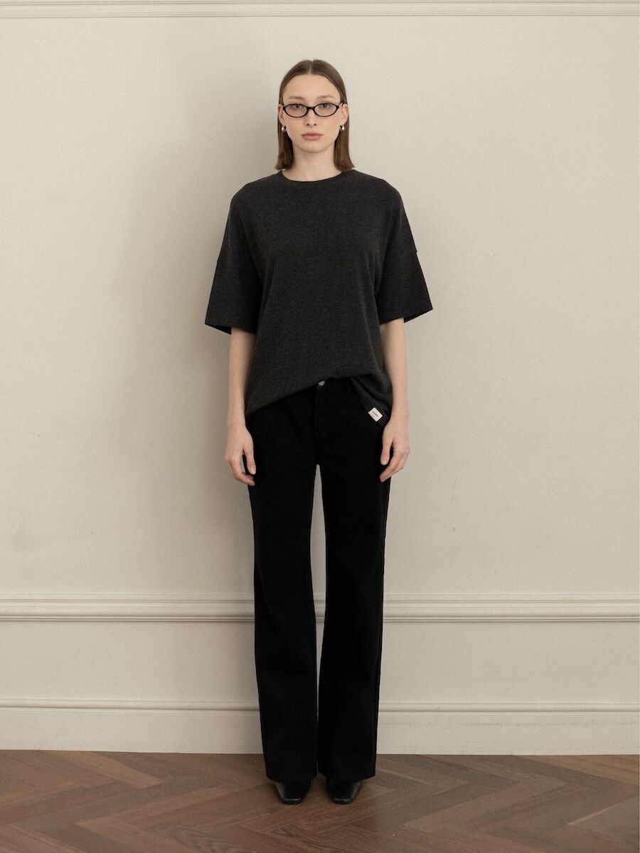 GLOWNY G COZY BOX TEE (CHARCOAL)