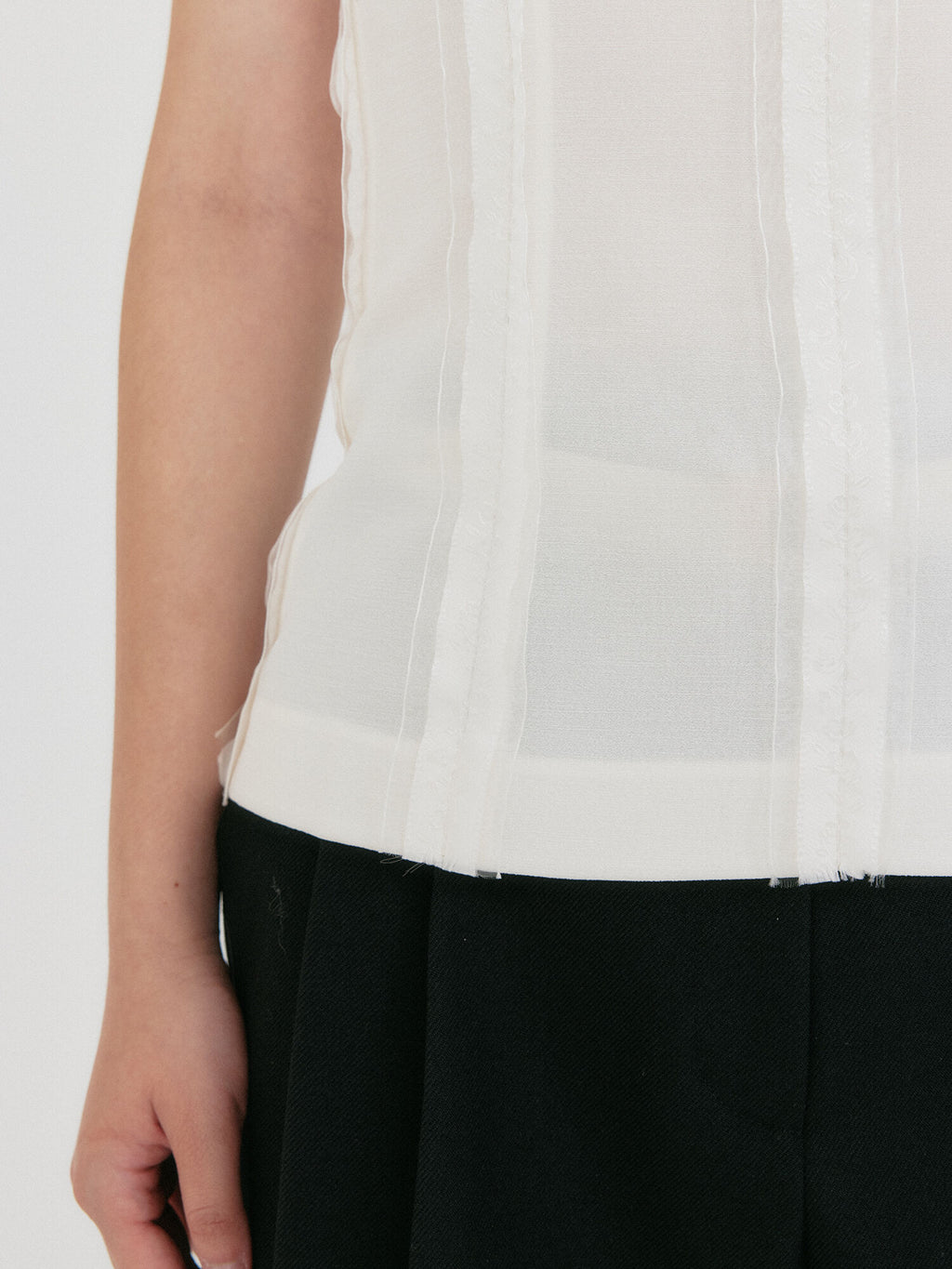 EENK ZENNY Fitted Sleeveless Top - Ivory
