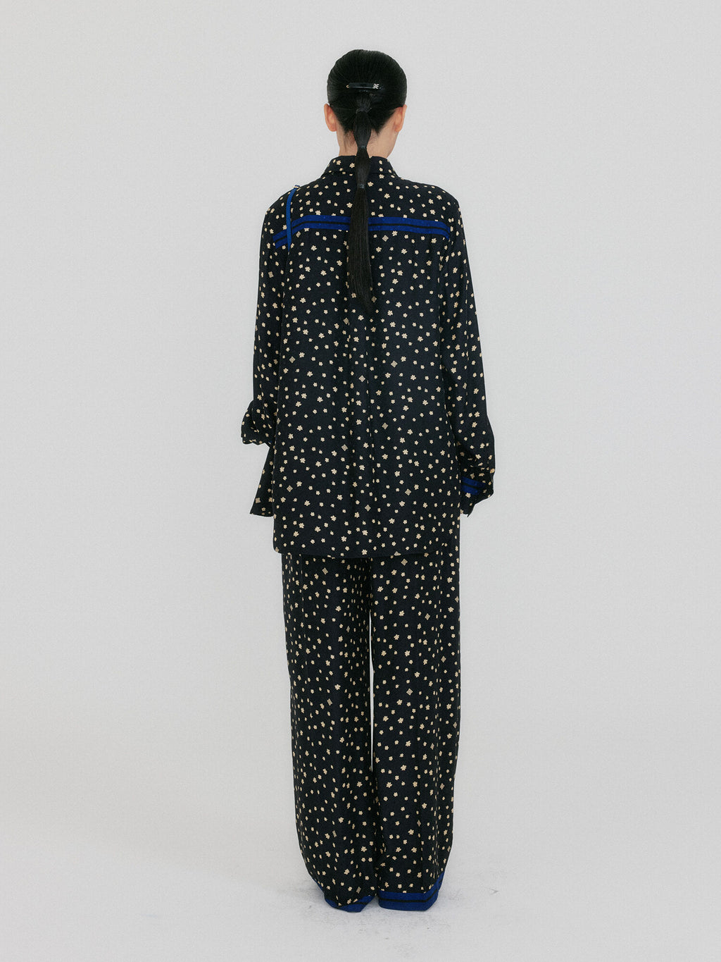 EENK ZIAN Contrast Shirts - Black