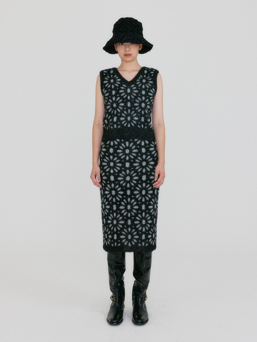 EENK ZITA Floral Knit Vest - Black