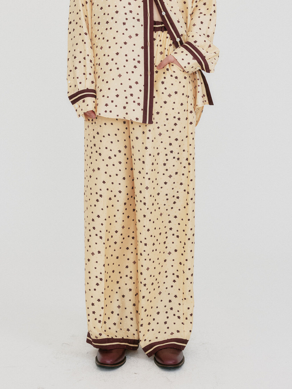 EENK ZUIIN Contrast Pants - Beige