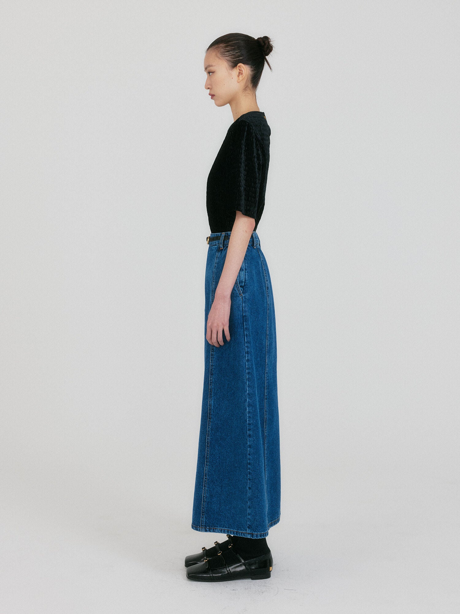 EENK ZANN Back-Button Top - Black