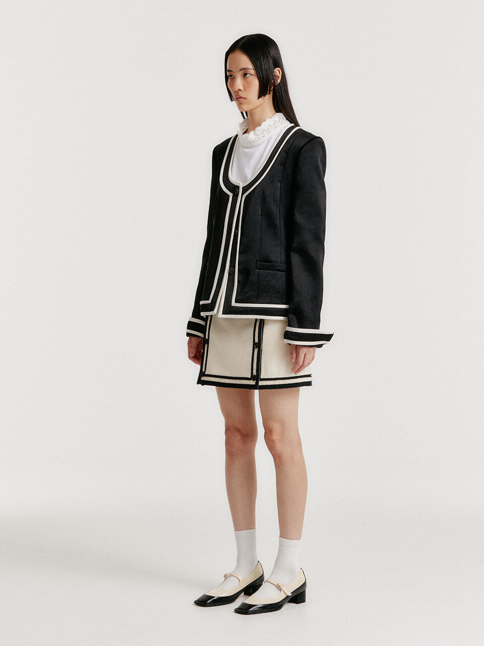 EENK EENK YASE Contrast U-Neck Jacket - Black/Ivory