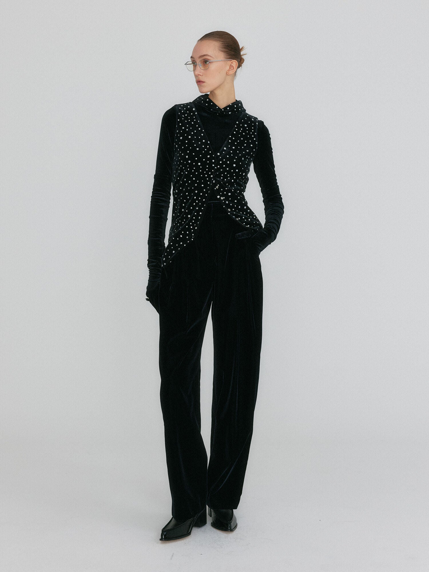 EENK ZOVAN Tapered Pocket Pants - Black Velvet