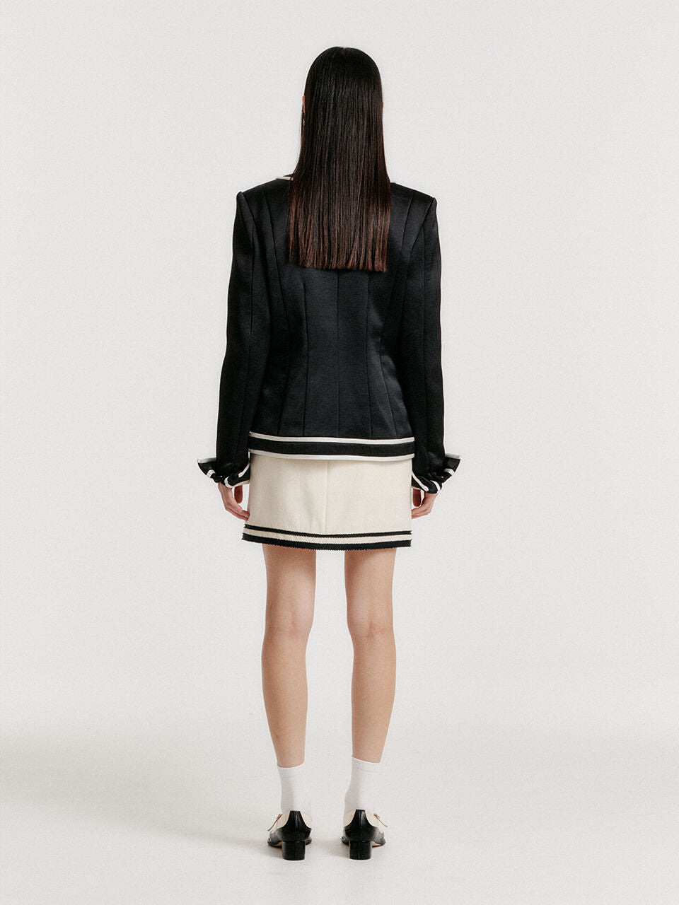 EENK EENK YASE Contrast U-Neck Jacket - Black/Ivory