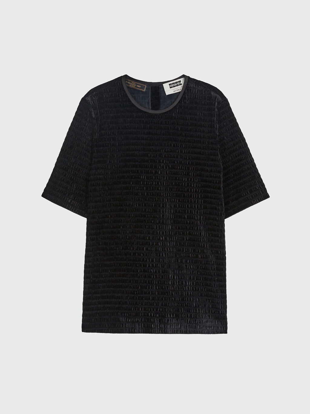 EENK ZANN Back-Button Top - Black