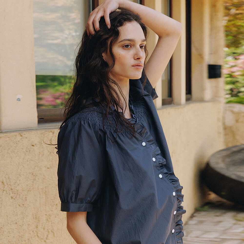 HUNCH Smocking Detail V-Neck Shirts (2color)