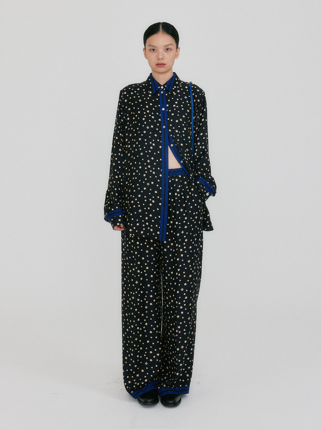 EENK ZIAN Contrast Shirts - Black