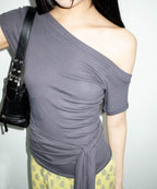 CHICKS Drape strap one shoulder short sleeve charcoal